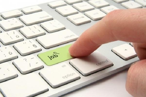 Lợi ích và rủi ro của các trang tìm việc làm online | TBSVN